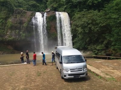 Sewa Hiace Agra Car Rental 081316347887