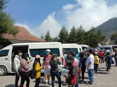 Sewa Hiace Ibu Herlina ke Dieng - 081316347887