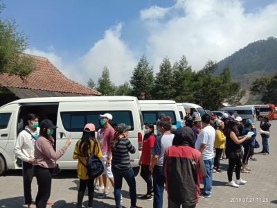 Sewa Hiace Ibu Herlina ke Dieng - 081316347887