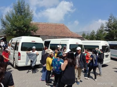 Sewa Hiace Ibu Herlina ke Dieng - 081316347887