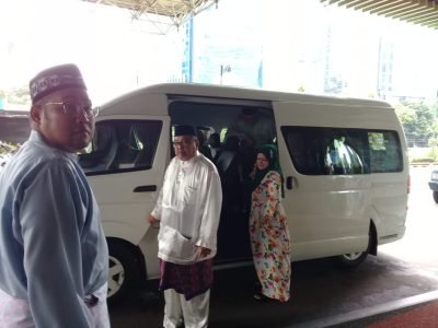 Sewa Hiace 14 Seats untuk Keluarga Pak Idas dari Singapura