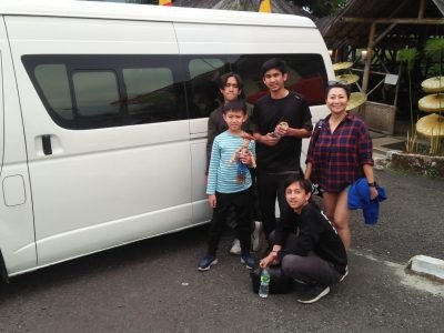 Indy Barends dan keluarga jalan-jalan ke Ciwidey Bandung - 081316347887